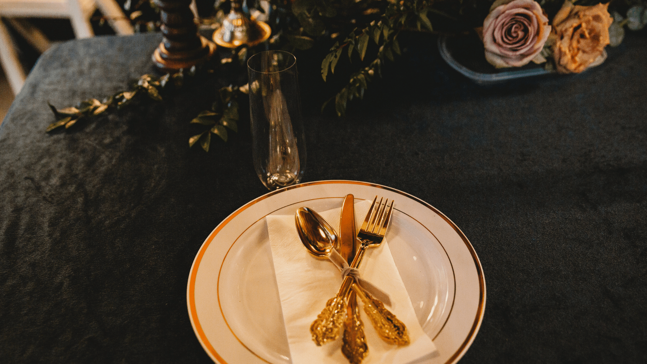 Boho Glam Plastic Dinner Ware from Amazon